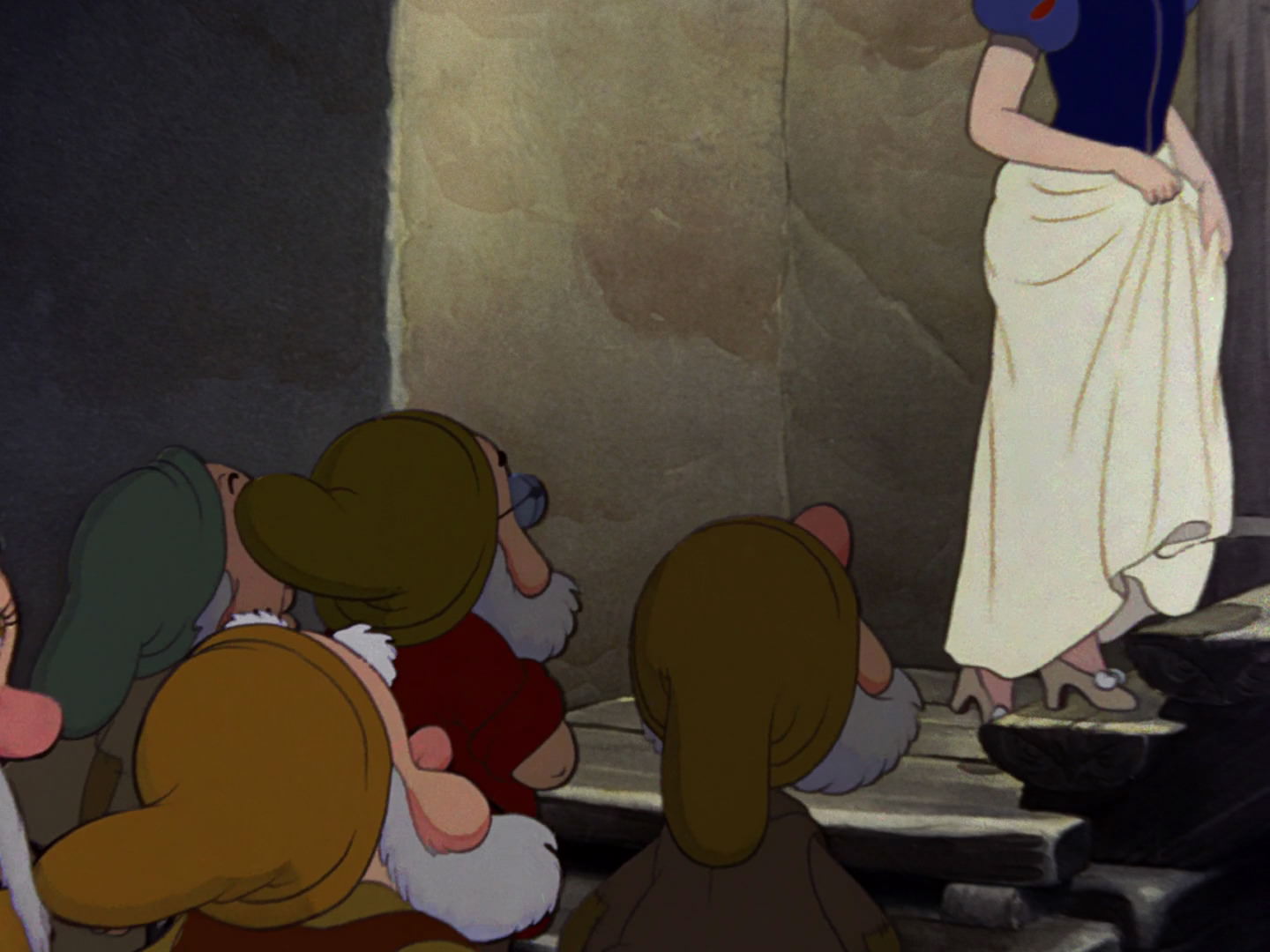 Snow White and the Seven Dwarfs (1937) - Animation Screencaps.com